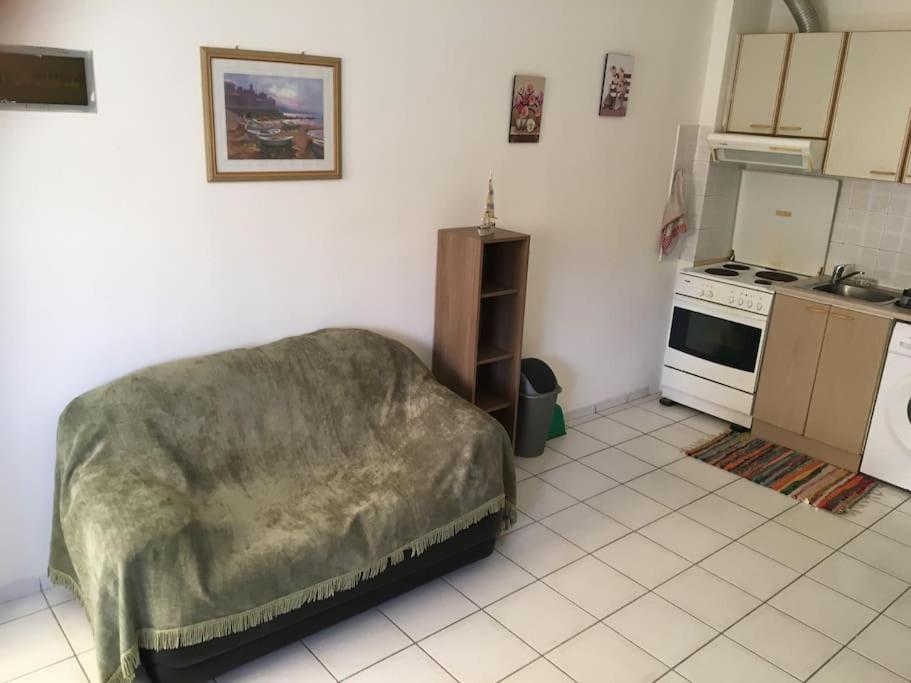 Apartment George&lambros - Beautiful Just A Few Steps From The Sea!