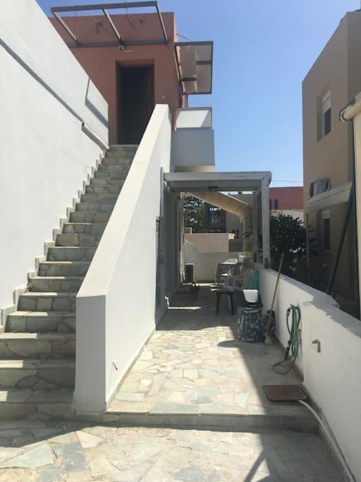 George&lambros - Beautiful Just A Few Steps From The Sea! Kokkini Hani